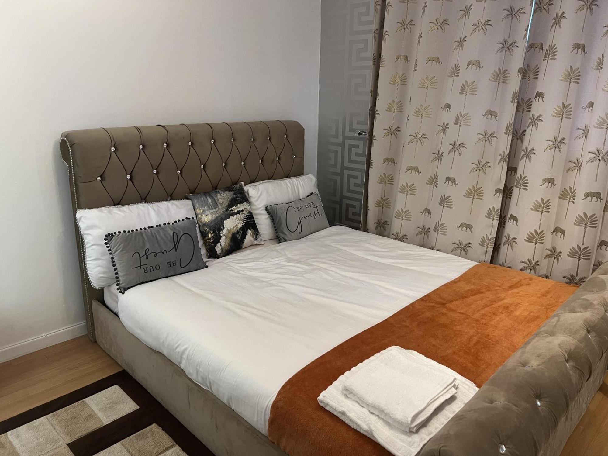 Basildon 3 Bedroom - Free Parking Private Garden Экстерьер фото